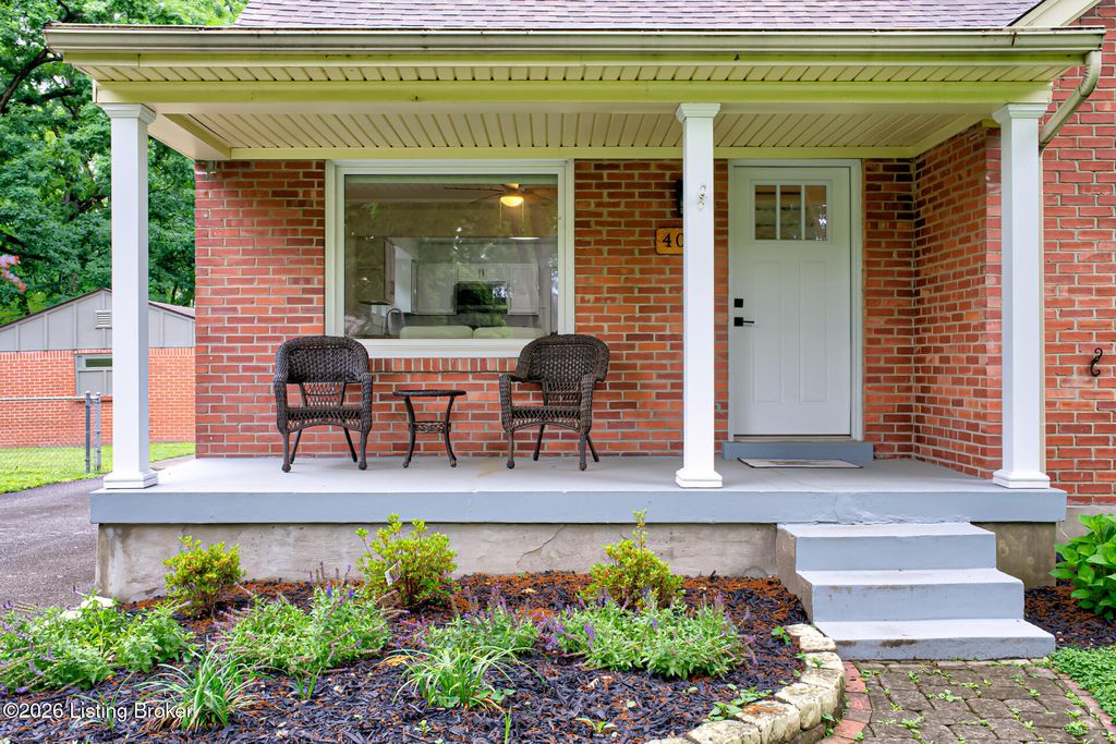 Photo of 4011 Lambert Ave, Louisville, KY 40218 (MLS # 1718343)