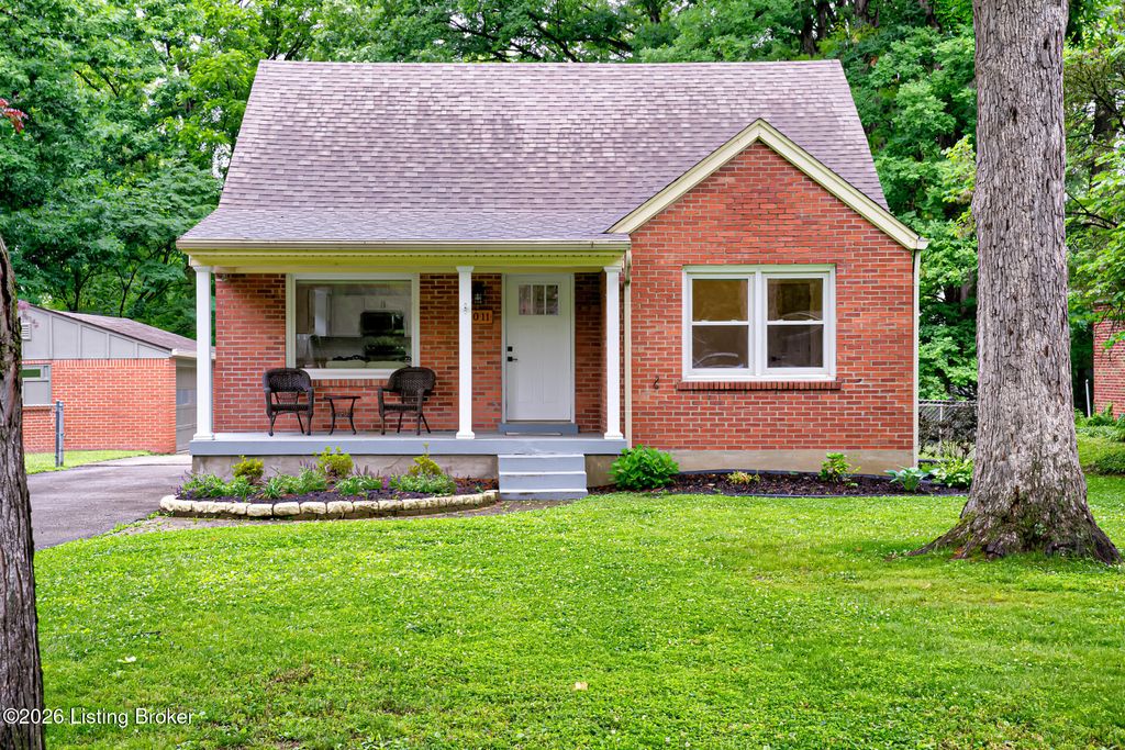 Photo of 4011 Lambert Ave, Louisville, KY 40218 (MLS # 1718343)