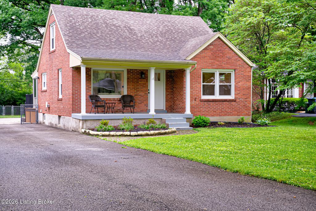 Photo of 4011 Lambert Ave, Louisville, KY 40218 (MLS # 1718343)