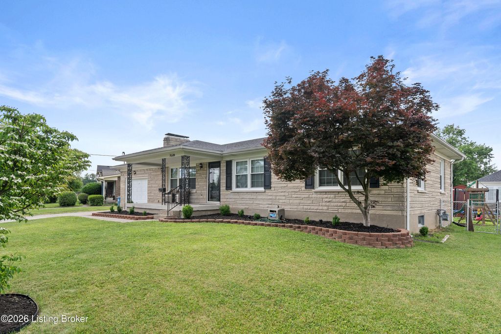 Photo of 7028 Uranus Dr, Louisville, KY 40258 (MLS # 1718334)