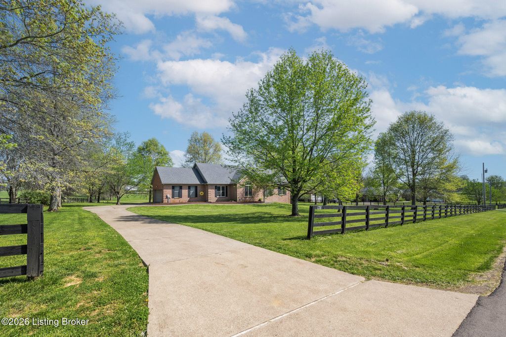 Photo of 138 Noland Pike, Simpsonville, KY 40067 (MLS # 1714514)