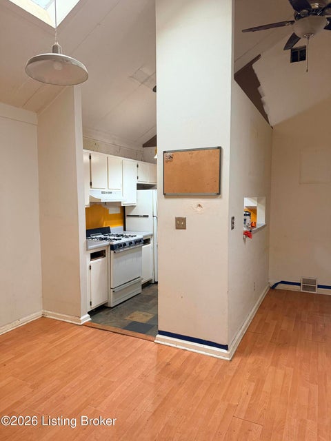 Tiny photo for 1033 E Saint Catherine St, Louisville, KY 40204 (MLS # 1729633)
