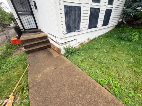 Tiny photo for 1033 E Saint Catherine St, Louisville, KY 40204 (MLS # 1729633)