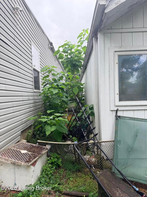 Tiny photo for 1033 E Saint Catherine St, Louisville, KY 40204 (MLS # 1729633)