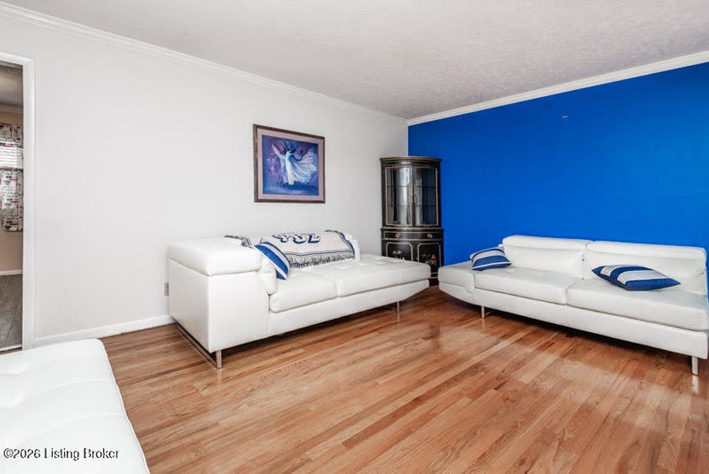 Photo of 6206 Moorhaven Dr, Louisville, KY 40228 (MLS # 1707051)