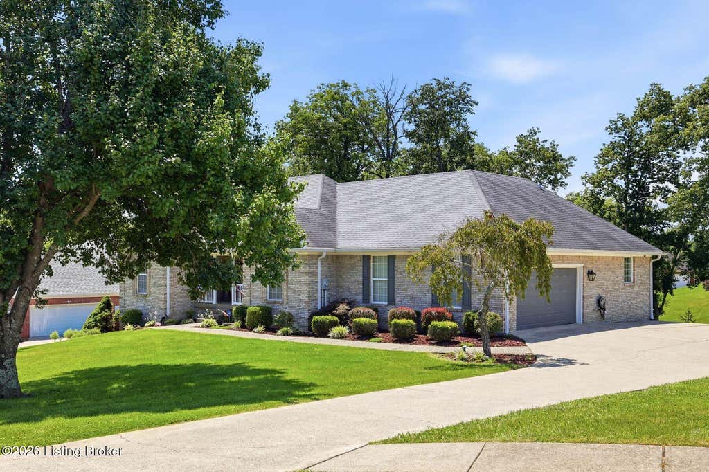 Photo of 242 Kingswood Ct, Taylorsville, KY 40071 (MLS # 1725204)