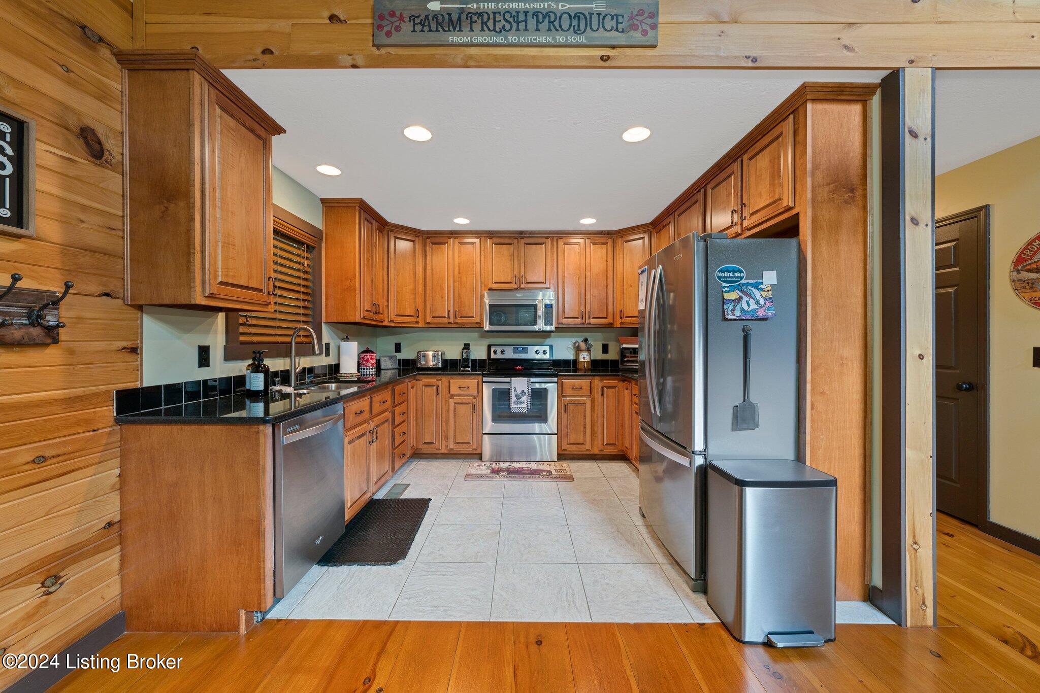 184 Furnace Branch Rd, Bee Spring, Kentucky image 22