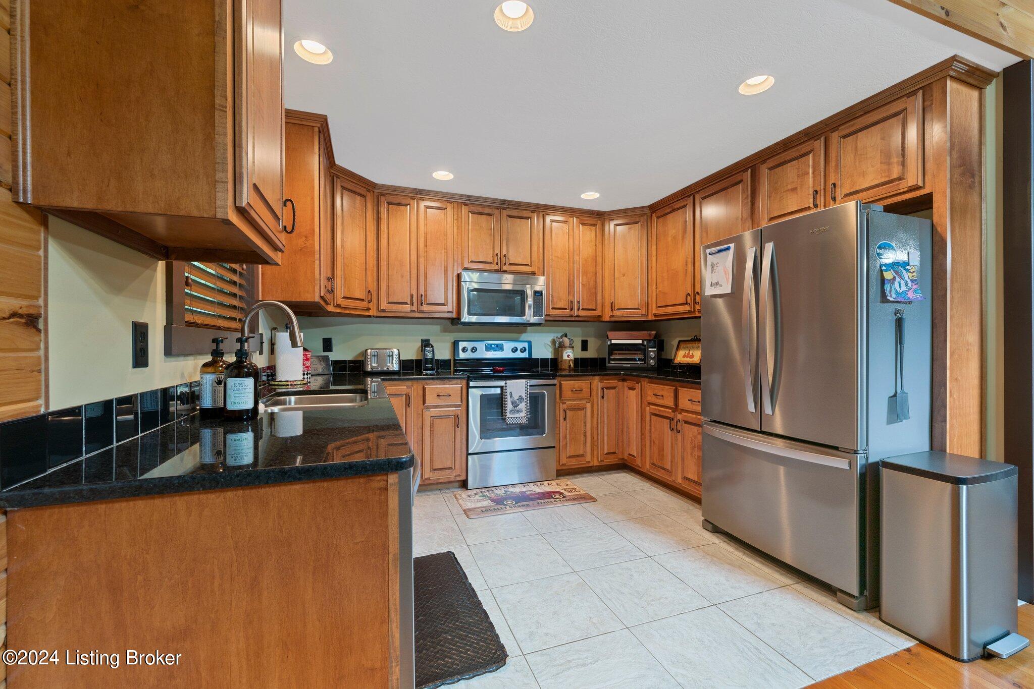 184 Furnace Branch Rd, Bee Spring, Kentucky image 23