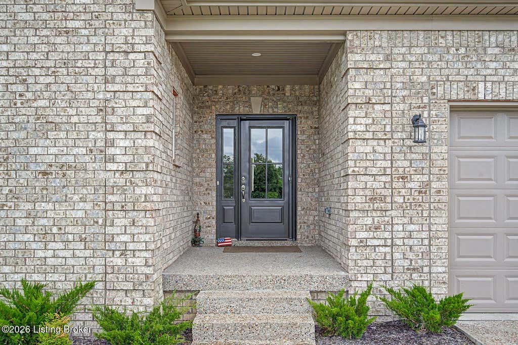 Photo of 6802 Hawley View Ct, Crestwood, KY 40014 (MLS # 1720914)
