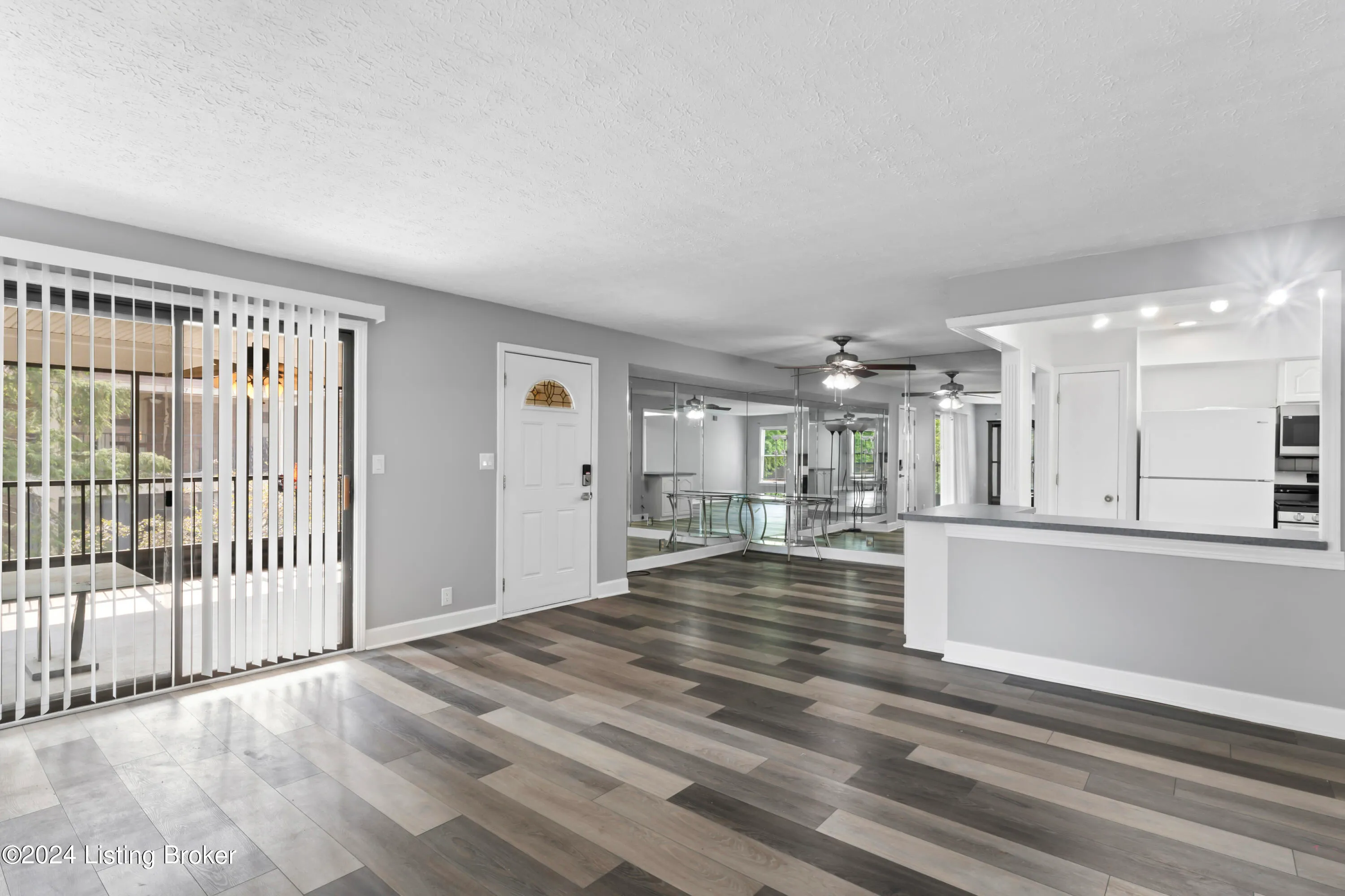 Louisville, Kentucky 40223, United States, 2 Bedrooms Bedrooms, ,2 BathroomsBathrooms,Residential,Active,139962