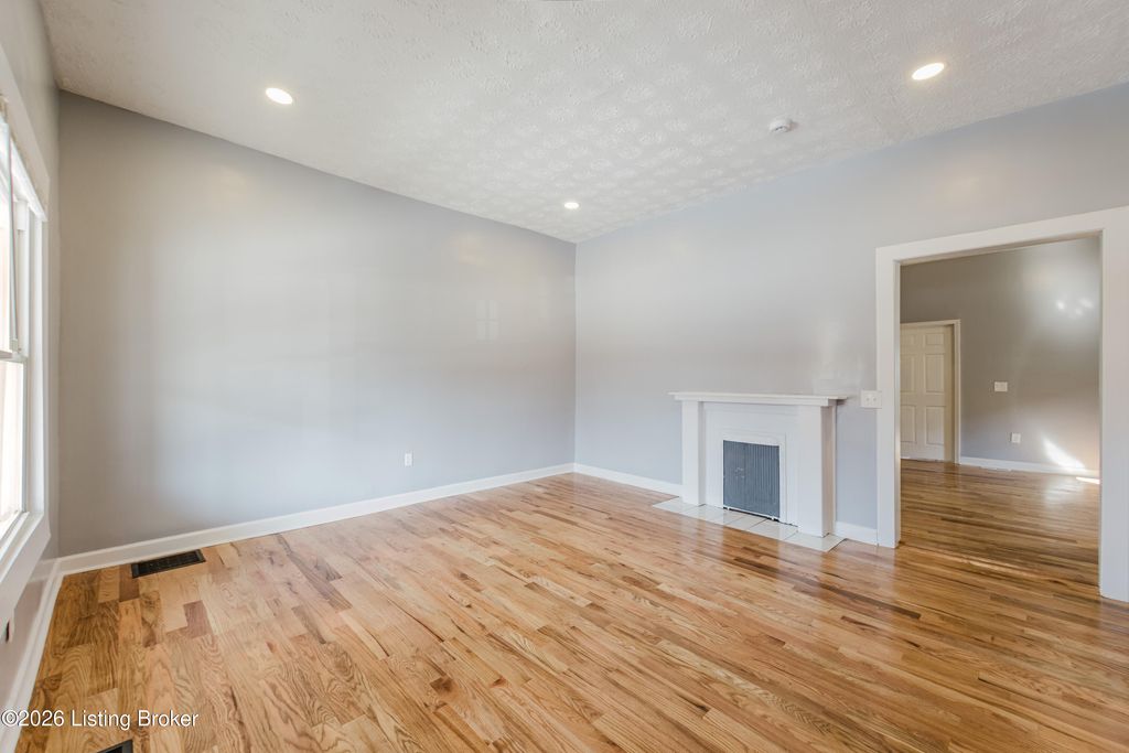 Photo of 2639 Greenwood Ave, Louisville, KY 40211 (MLS # 1708984)