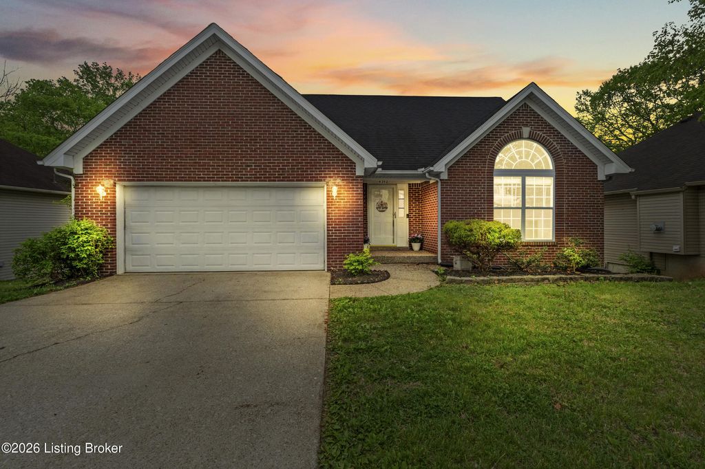 Photo of 6202 Whispering Hills Blvd, Louisville, KY 40219 (MLS # 1714812)