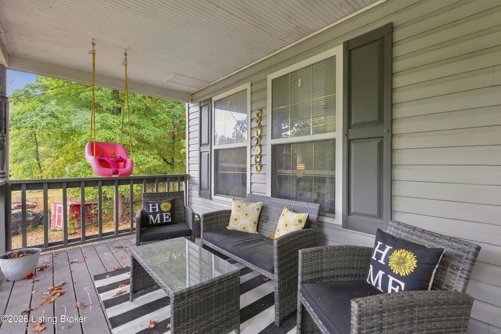 Photo of 10014 Welch Dr, Louisville, KY 40272 (MLS # 1731931)