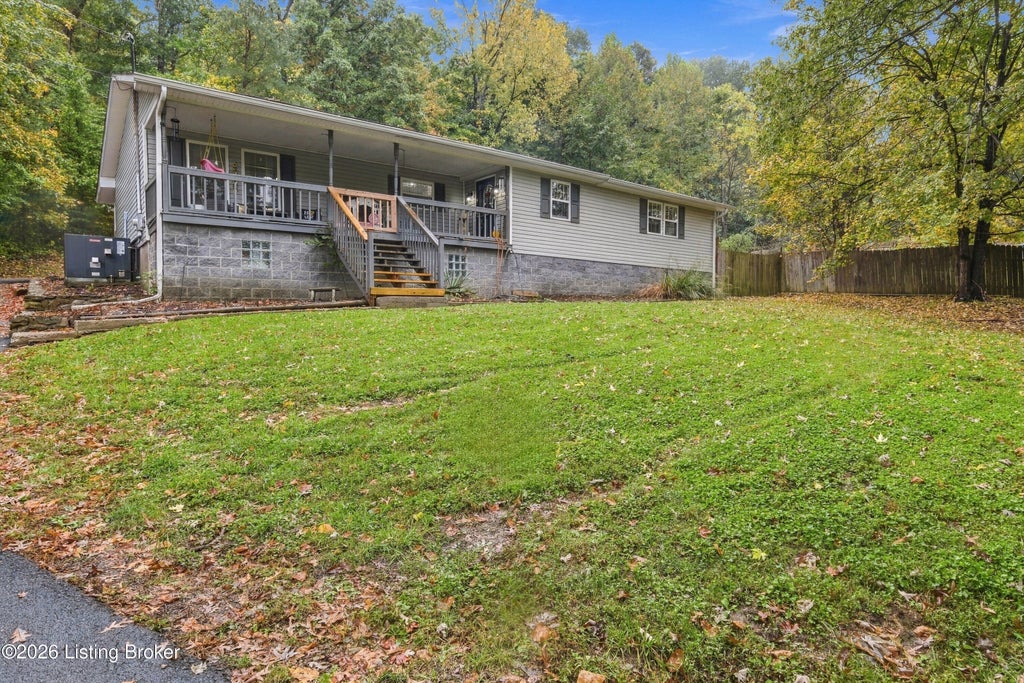 Photo of 10014 Welch Dr, Louisville, KY 40272 (MLS # 1731931)