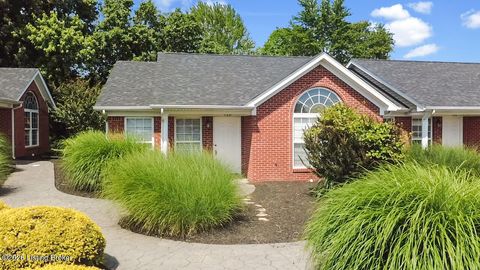 Homes For Sale - 120 Woodlake Ct<br/> Mt Washington, KY 40047