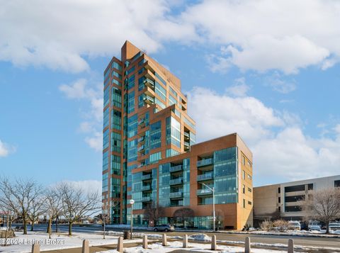 Condo For Sale - 222 E Witherspoon St #806<br/> Louisville, KY 40202