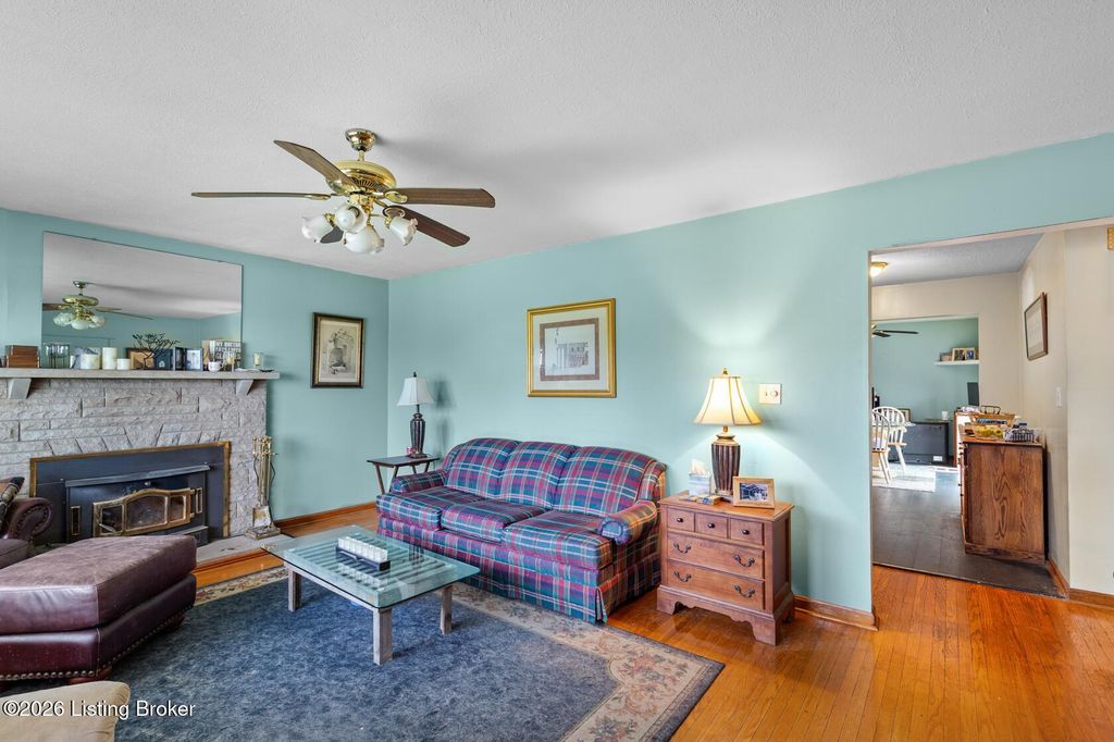 Photo of 13008 Mitchell Hill Rd, Louisville, KY 40118 (MLS # 1718518)