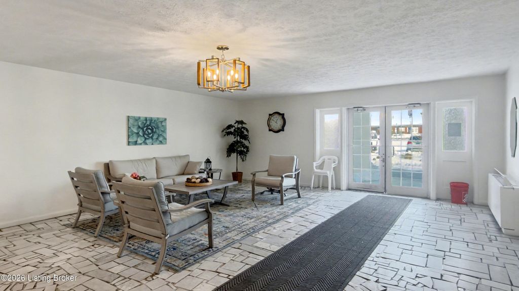 Photo of 252 El Conquistador Pl, Louisville, KY 40220 (MLS # 1708613)