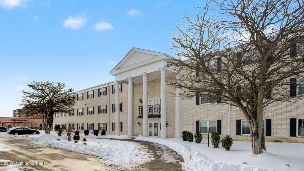 Photo of 252 El Conquistador Pl, Louisville, KY 40220 (MLS # 1708613)