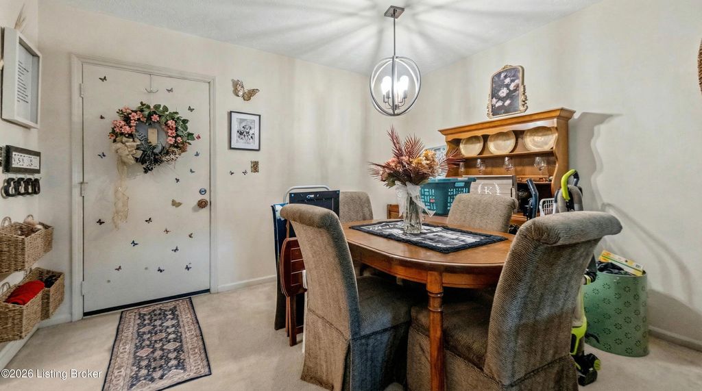 Photo of 252 El Conquistador Pl, Louisville, KY 40220 (MLS # 1708613)