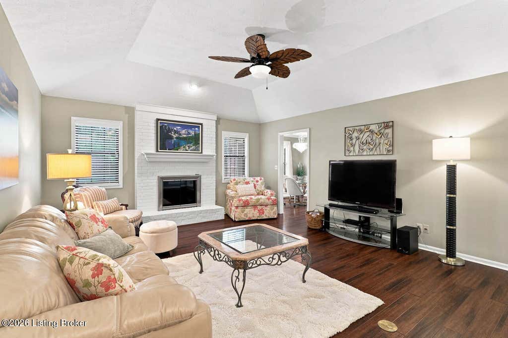 Photo of 3026 Bradford Grove Ln, Louisville, KY 40220 (MLS # 1727002)