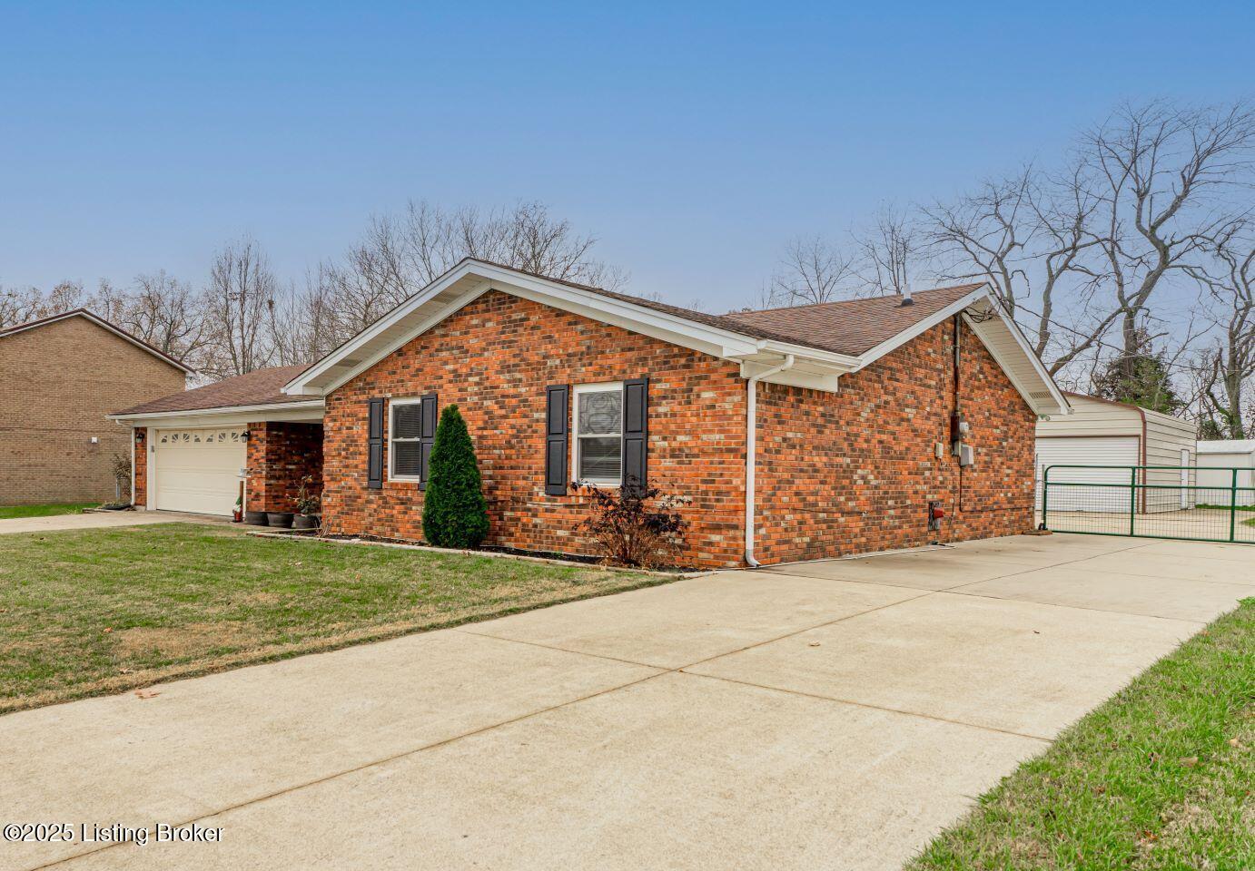 797 Donna Ct, Radcliff, Kentucky image 2