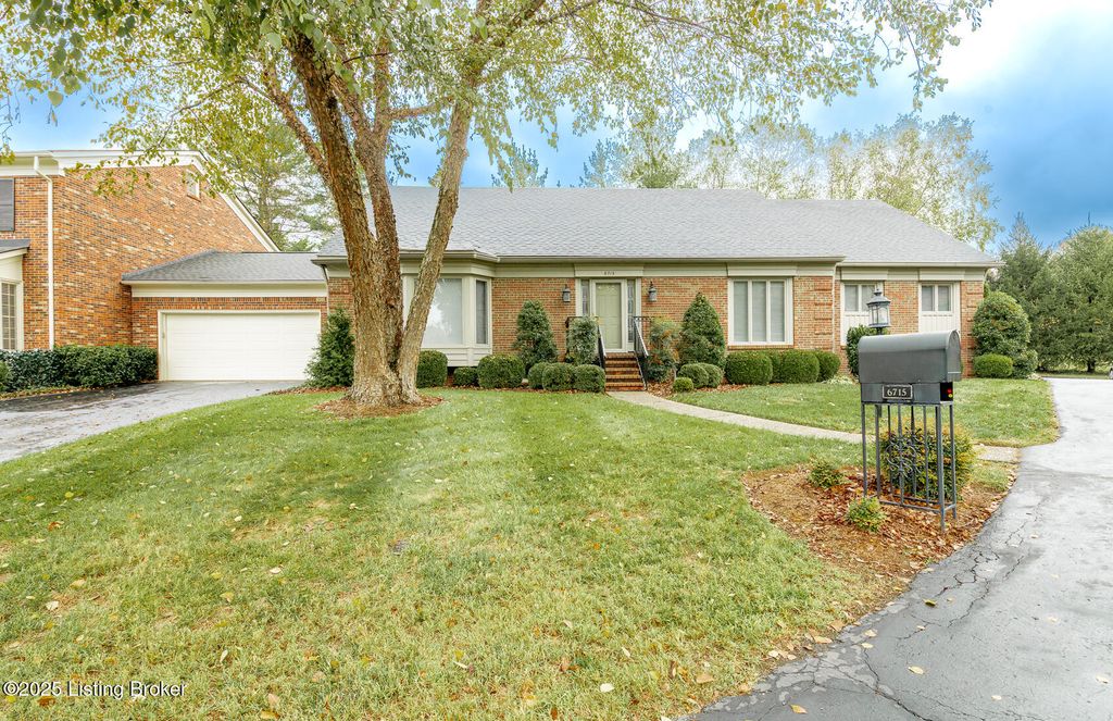 Photo of 6715 John Hancock Pl, Prospect, KY 40059 (MLS # 1701886)