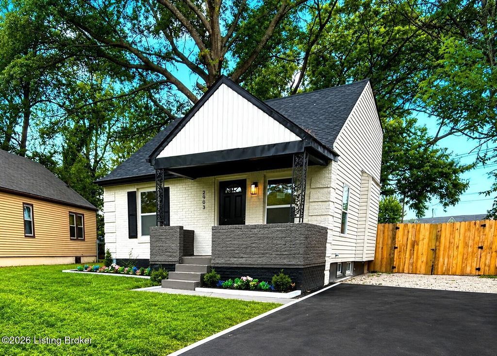 Photo of 2903 Narragansett Dr, Louisville, KY 40210 (MLS # 1718773)