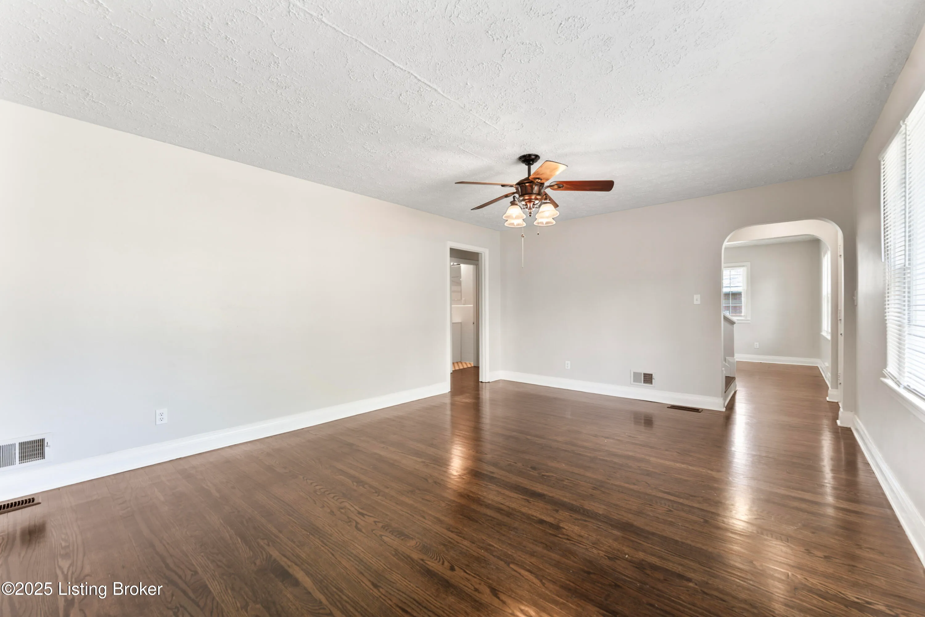 Louisville, Kentucky 40219, United States, 4 Bedrooms Bedrooms, ,2 BathroomsBathrooms,Residential,Active,116691