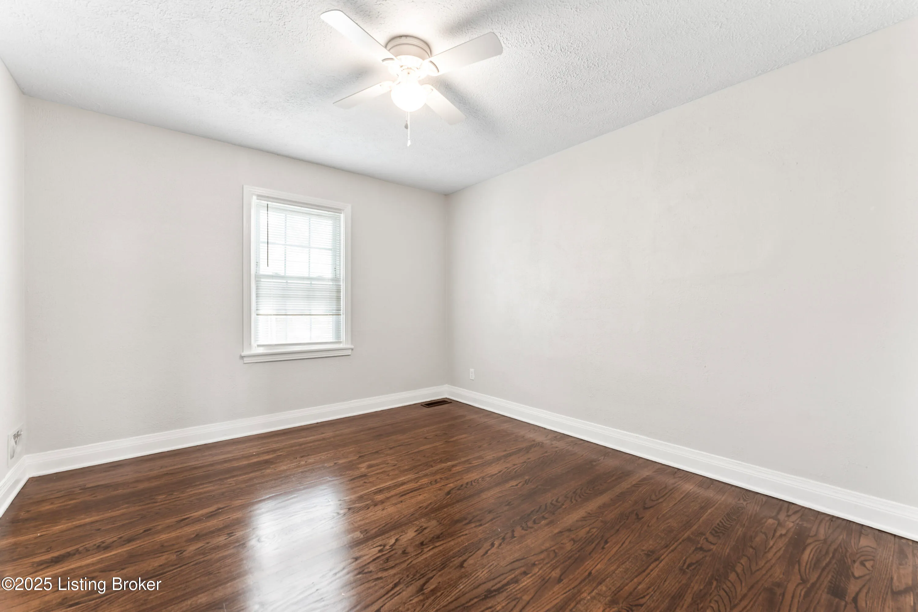 Louisville, Kentucky 40219, United States, 4 Bedrooms Bedrooms, ,2 BathroomsBathrooms,Residential,Active,116691