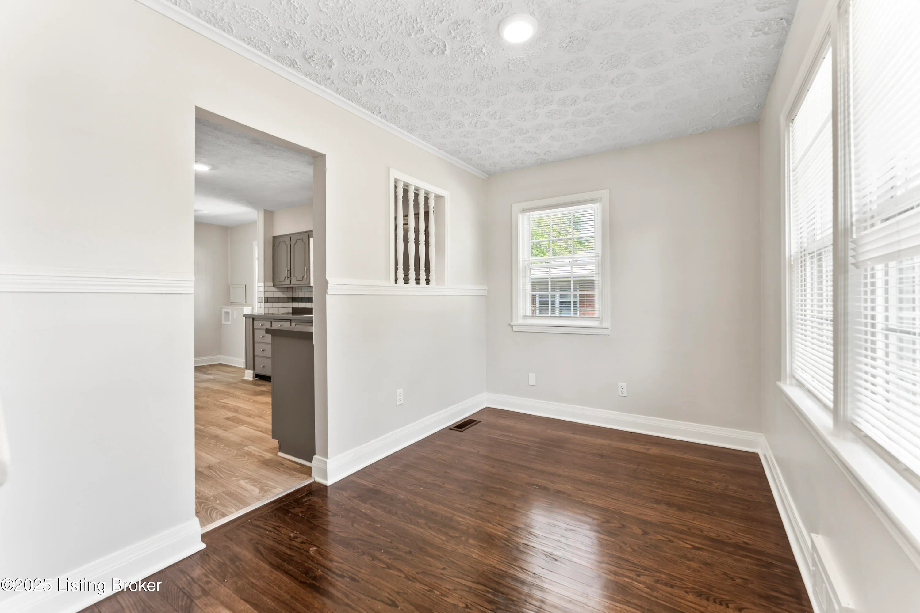 Louisville, Kentucky 40219, United States, 4 Bedrooms Bedrooms, ,2 BathroomsBathrooms,Residential,Active,116691