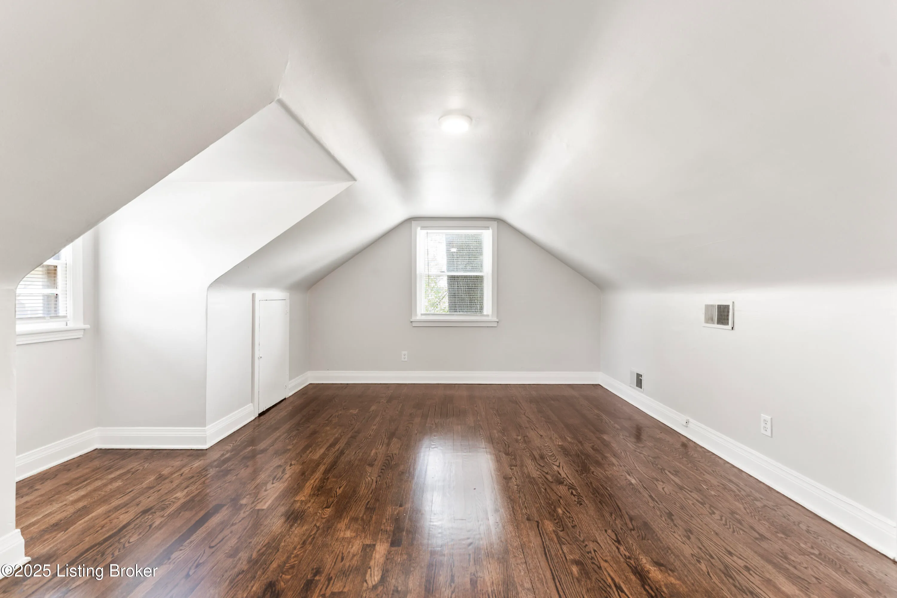 Louisville, Kentucky 40219, United States, 4 Bedrooms Bedrooms, ,2 BathroomsBathrooms,Residential,Active,116691