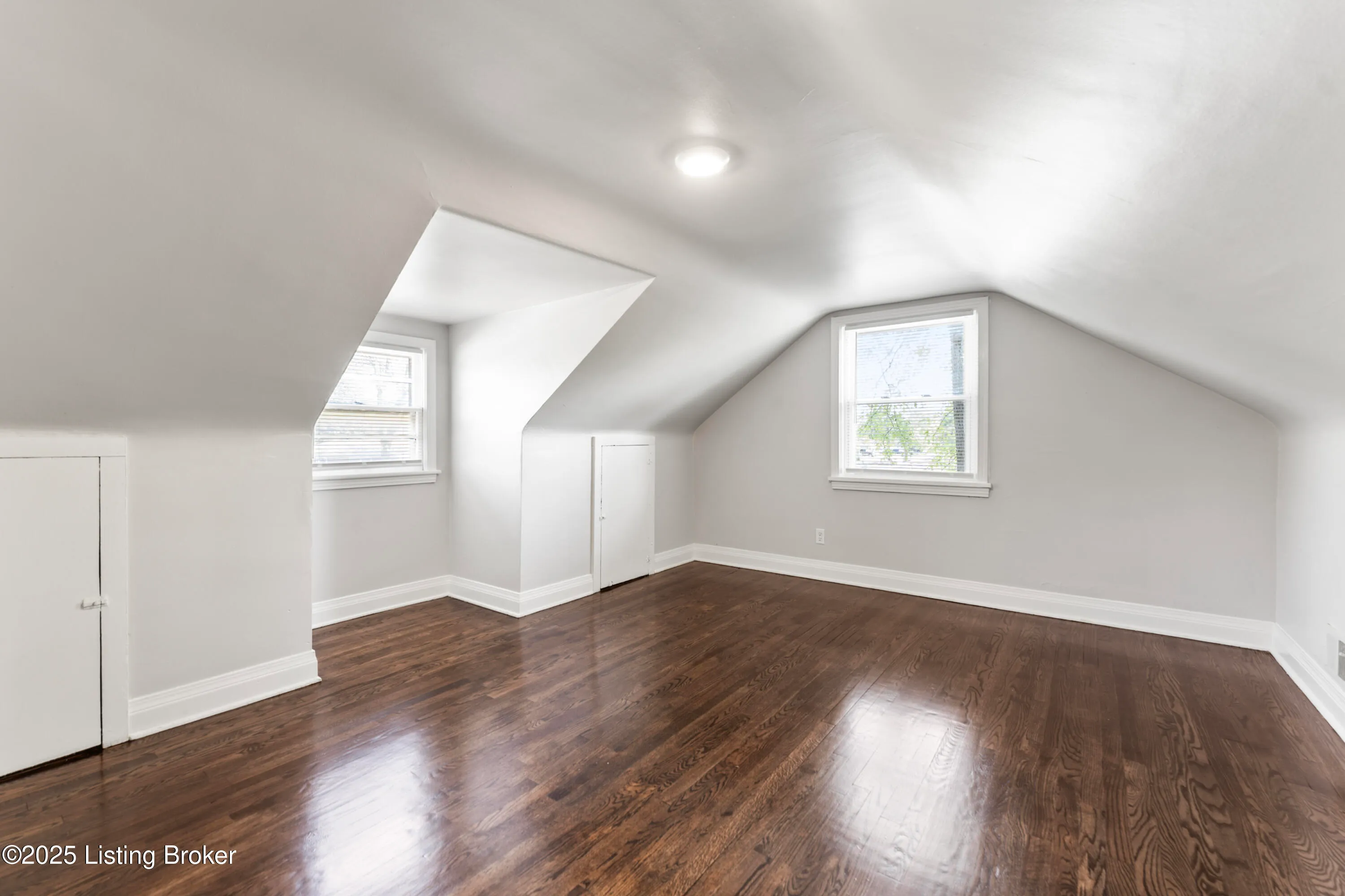 Louisville, Kentucky 40219, United States, 4 Bedrooms Bedrooms, ,2 BathroomsBathrooms,Residential,Active,116691