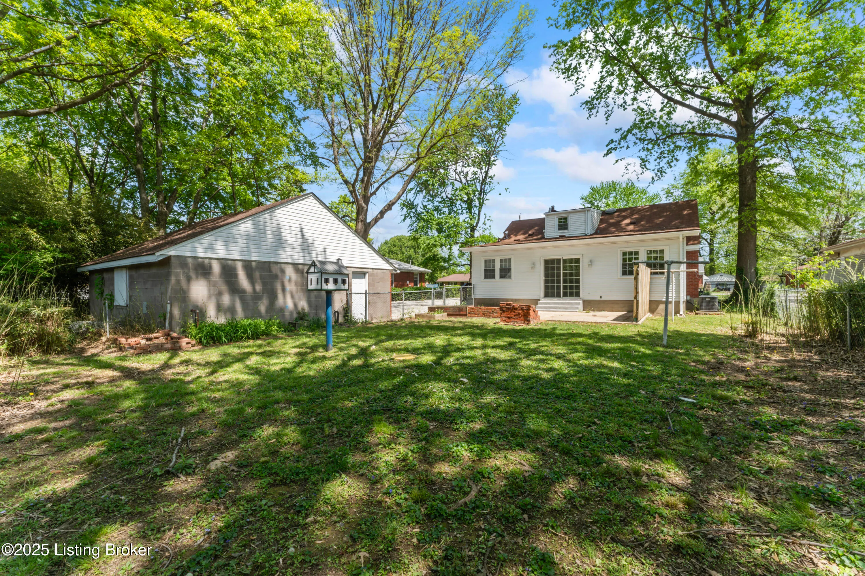 Louisville, Kentucky 40219, United States, 4 Bedrooms Bedrooms, ,2 BathroomsBathrooms,Residential,Active,116691