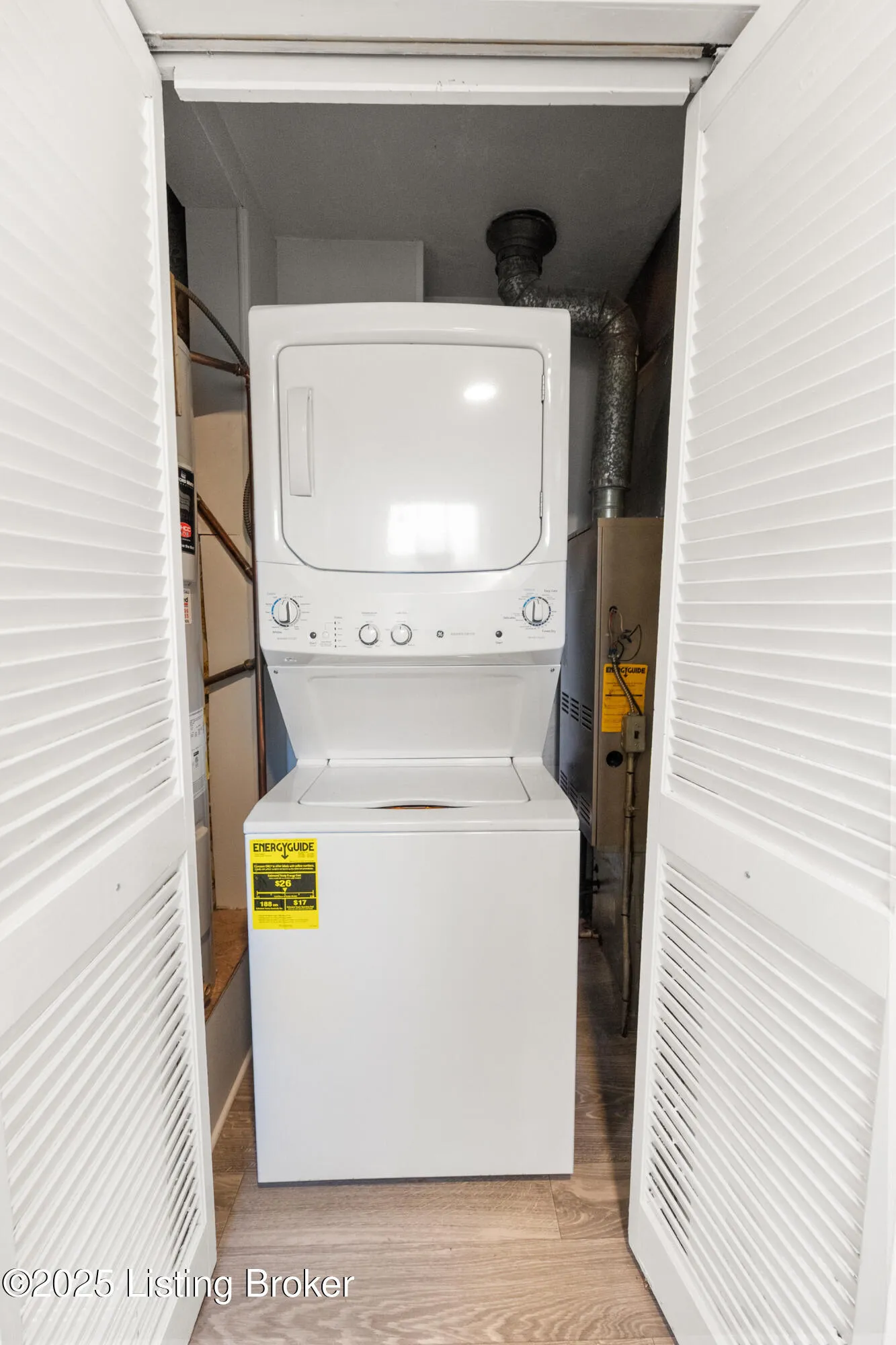 Louisville, Kentucky 40219, United States, 4 Bedrooms Bedrooms, ,2 BathroomsBathrooms,Residential,Active,116691