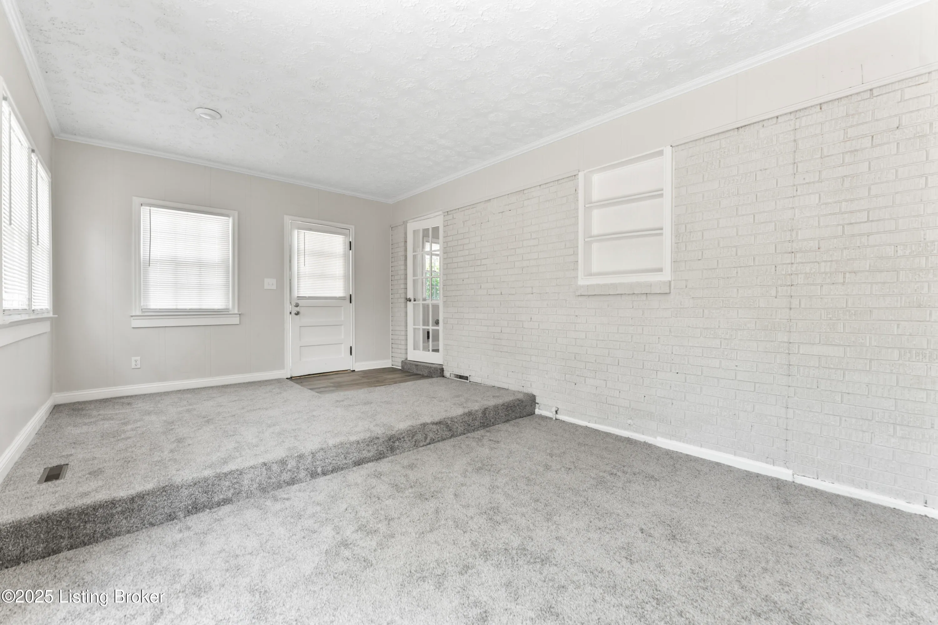 Louisville, Kentucky 40219, United States, 4 Bedrooms Bedrooms, ,2 BathroomsBathrooms,Residential,Active,116691