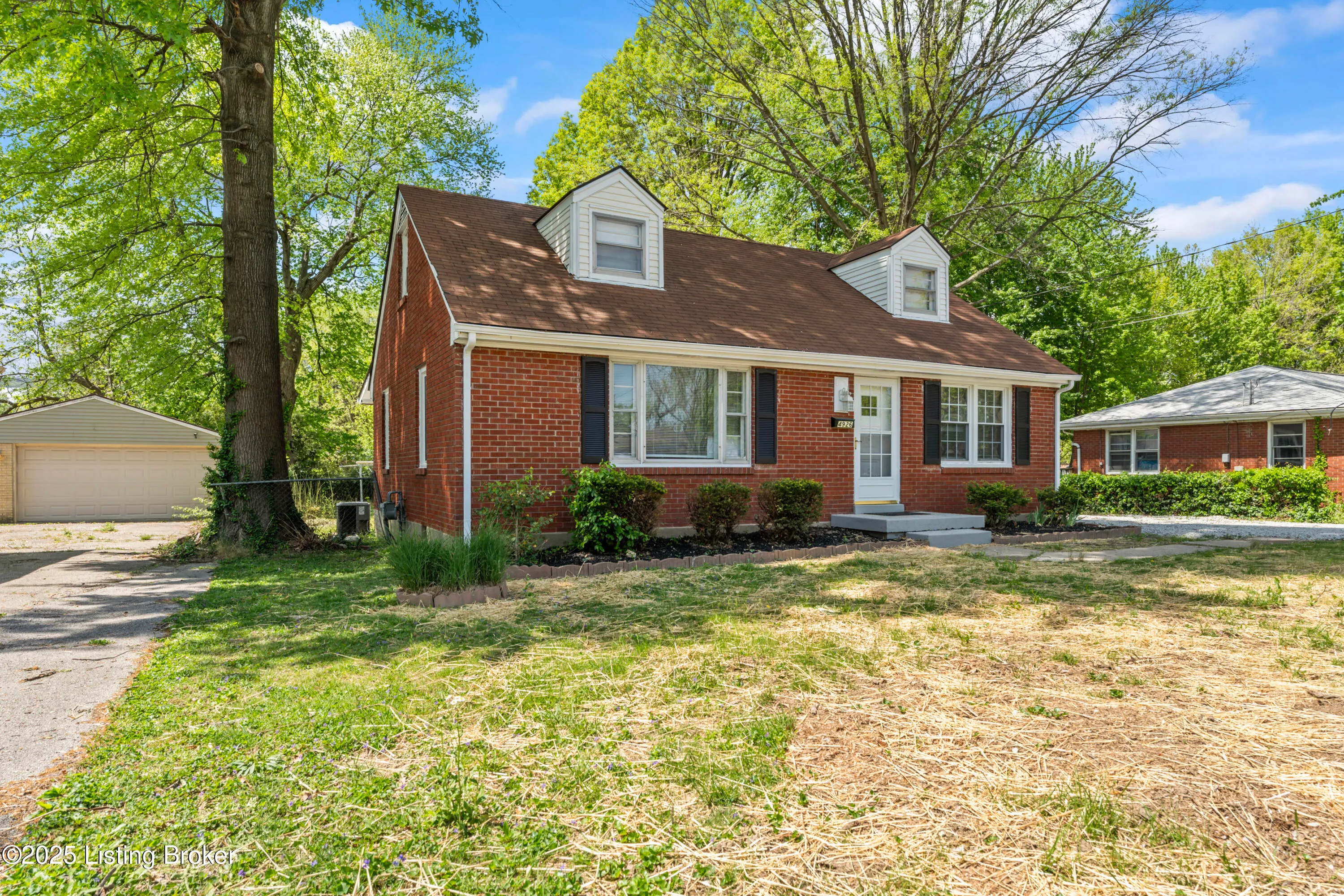 Louisville, Kentucky 40219, United States, 4 Bedrooms Bedrooms, ,2 BathroomsBathrooms,Residential,Active,116691