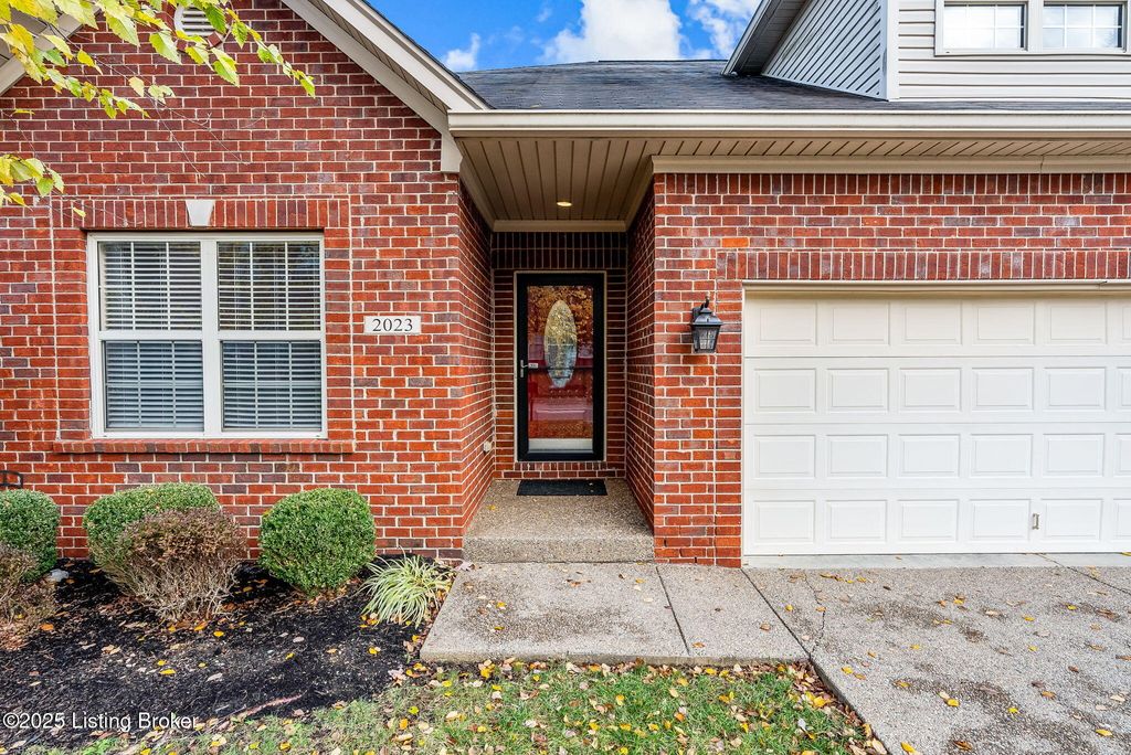 Photo of 2023 Eagles Landing Dr, La Grange, KY 40031 (MLS # 1702292)