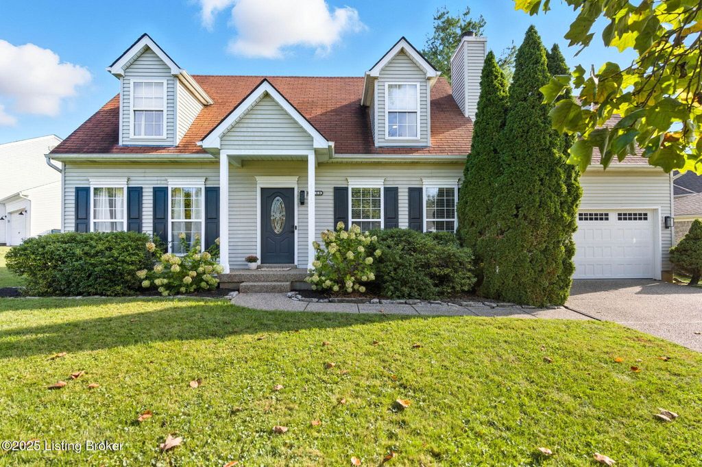 Photo of 8613 Hickory Falls Ln, Pewee Valley, KY 40056 (MLS # 1700183)