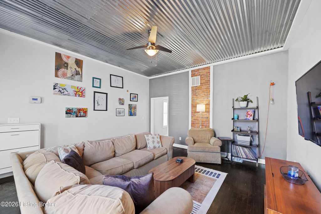 Photo of 914 E St Catherine St, Louisville, KY 40204 (MLS # 1713010)