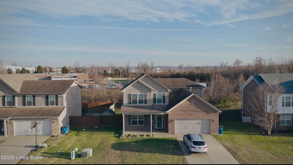 Photo of 168 Reserves Blvd, Shepherdsville, KY 40165 (MLS # 1705150)