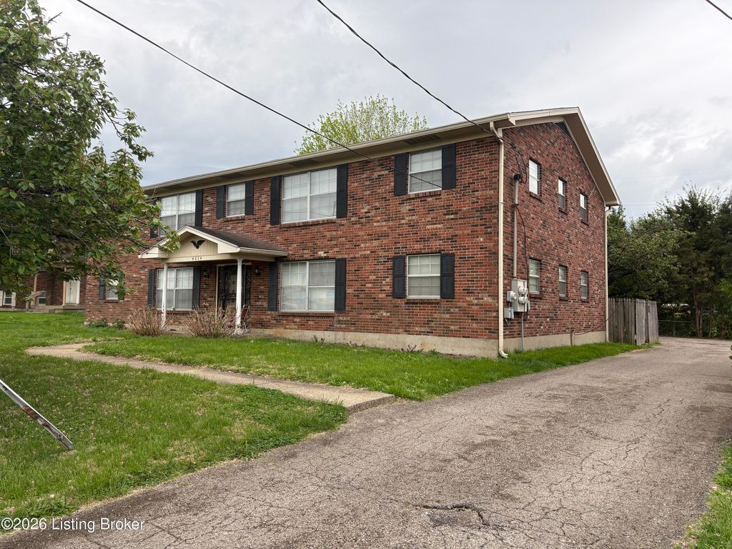 Photo of 4214 Foreman Ln, Louisville, KY 40219 (MLS # 1714173)