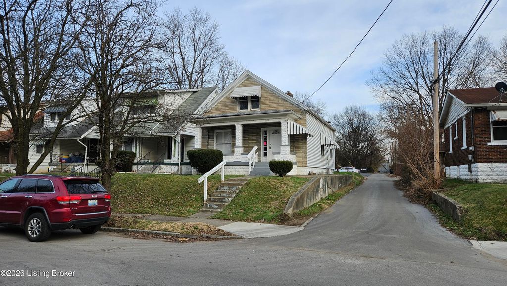 Photo of 1115 S 32nd St, Louisville, KY 40211 (MLS # 1706123)