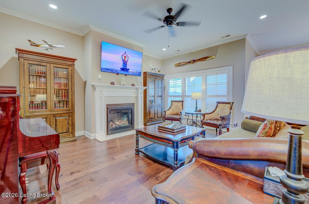 Photo of 108 Pembridge Ct, Louisville, KY 40245 (MLS # 1712465)