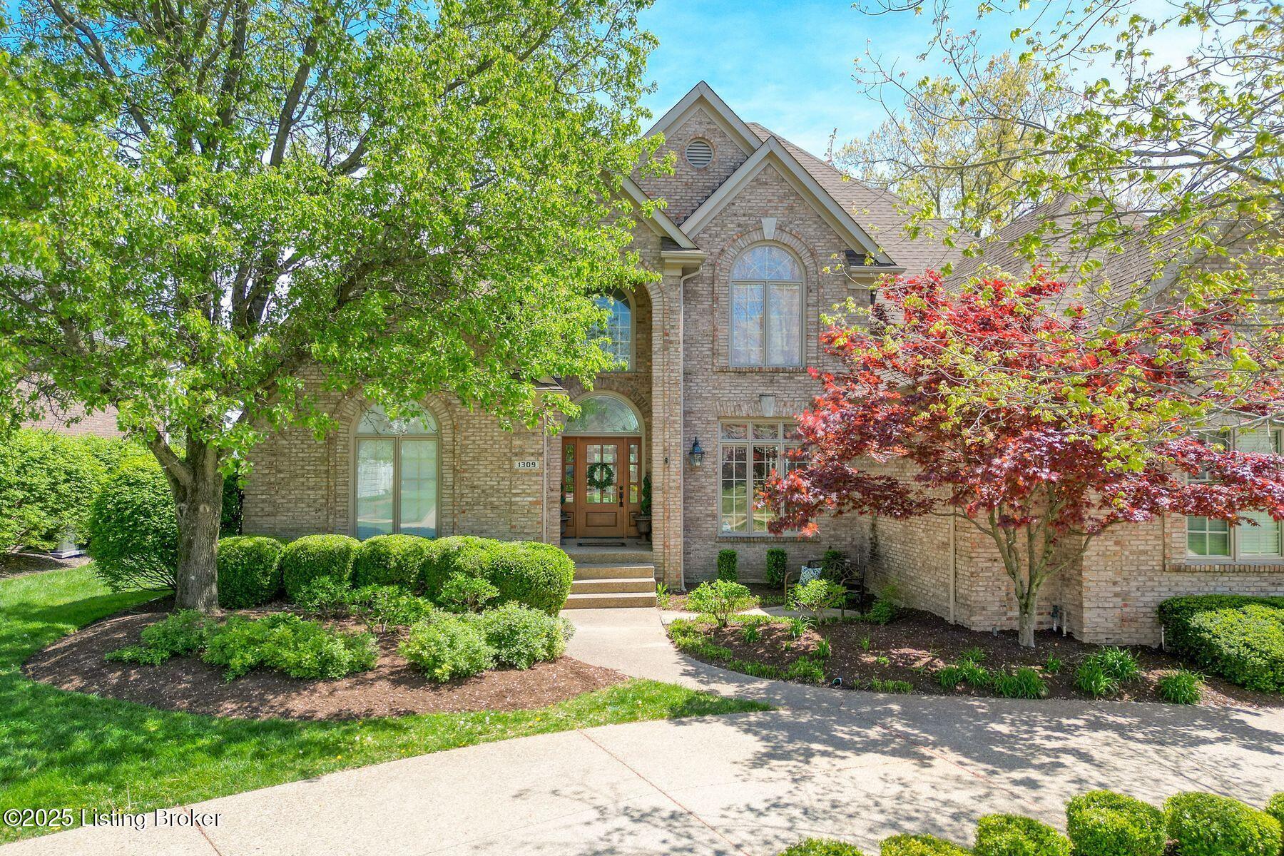 1309 Isleworth Dr, Louisville, Kentucky image 2