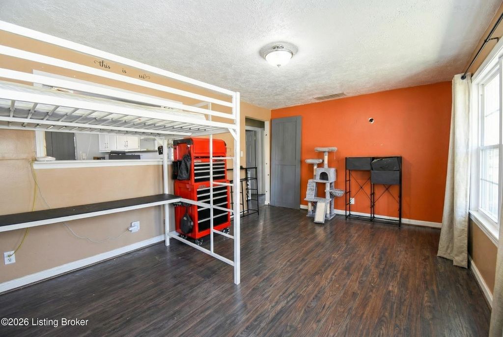 Photo of 3214 Donald Dr, Louisville, KY 40216 (MLS # 1707701)