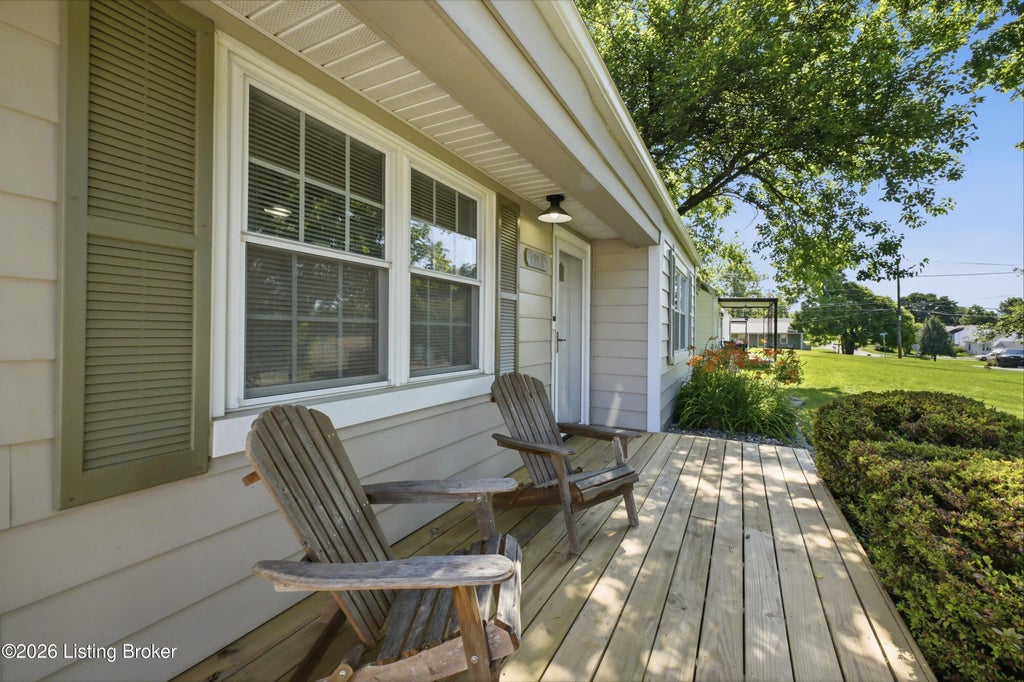 Photo of 1705 Lakeside Dr, Shelbyville, KY 40065 (MLS # 1720485)