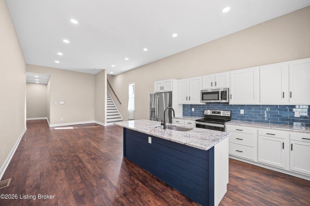Photo of 611 E Caldwell St, Louisville, KY 40203 (MLS # 1731226)