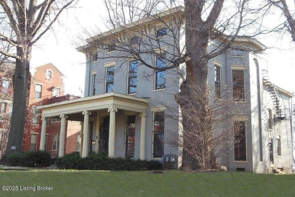 Photo of 1143 S 1st St, Louisville, KY 40203 (MLS # 1698950)