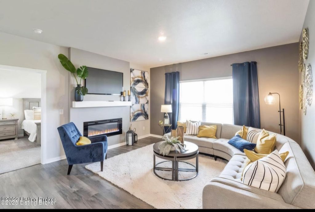 Photo of 1507 Robin Rd, Shelbyville, KY 40065 (MLS # 1704990)